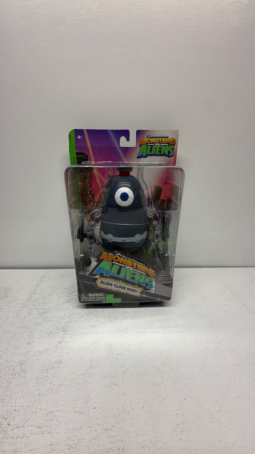 Toy Quest Monsters VS Aliens Alien Clone Robot 2009 Dreamworks