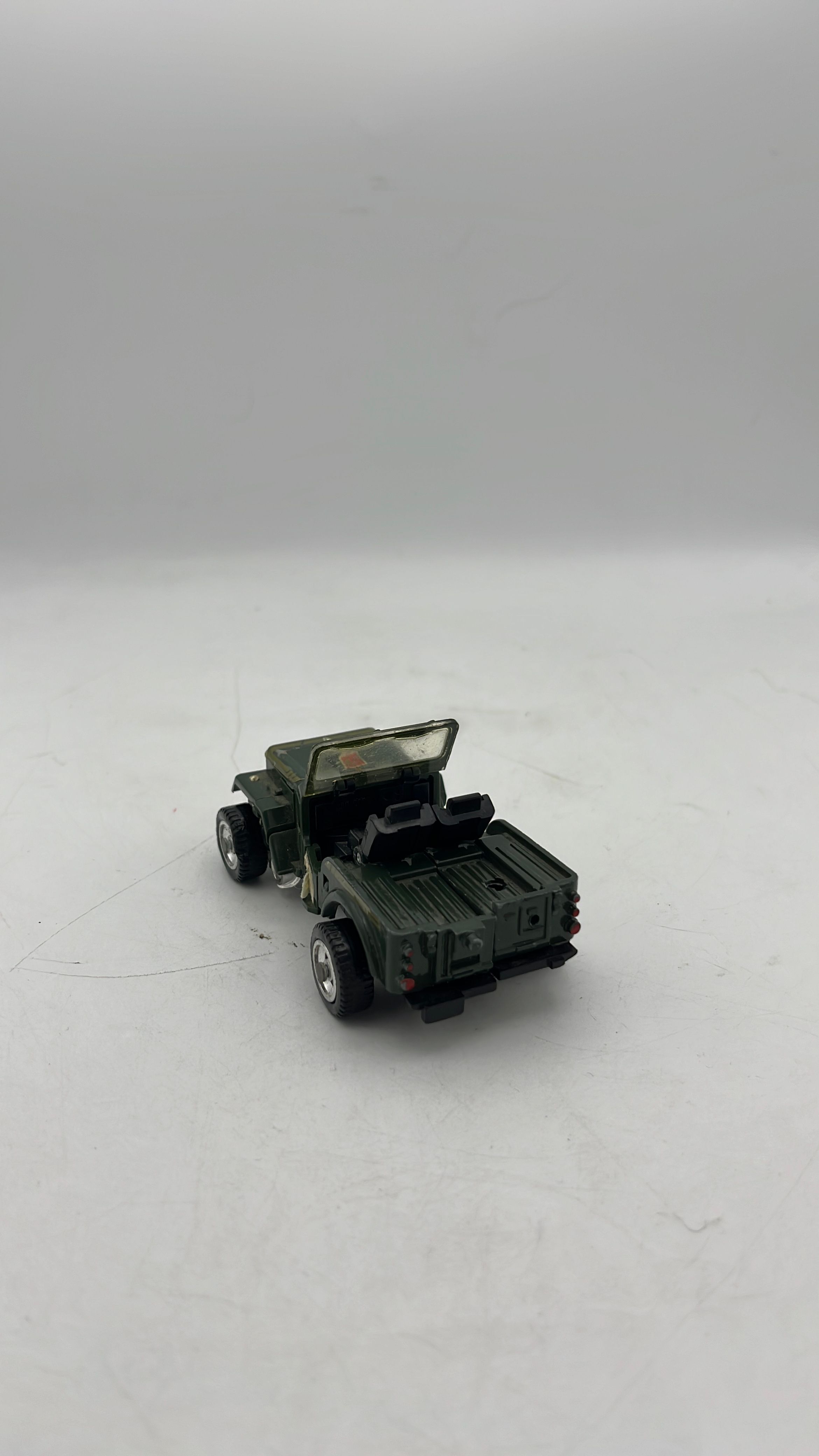 Hasbro The Transformers Hound Vintage Figure 1984 (used) Incomplete view 4