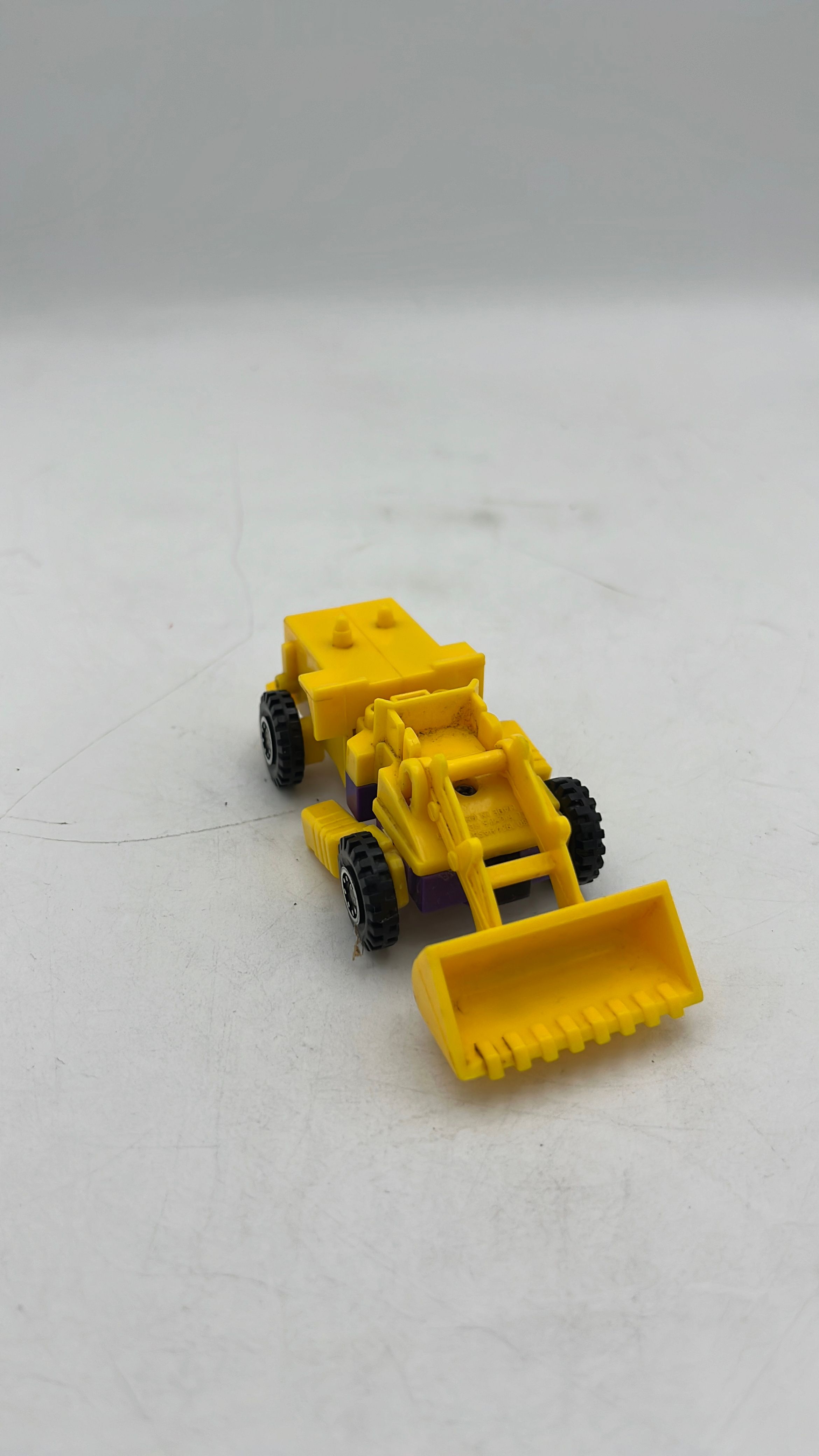 Hasbro Transformers Generation 2 Scrapper Vintage Figure 1992 (used) Incomplete view 4