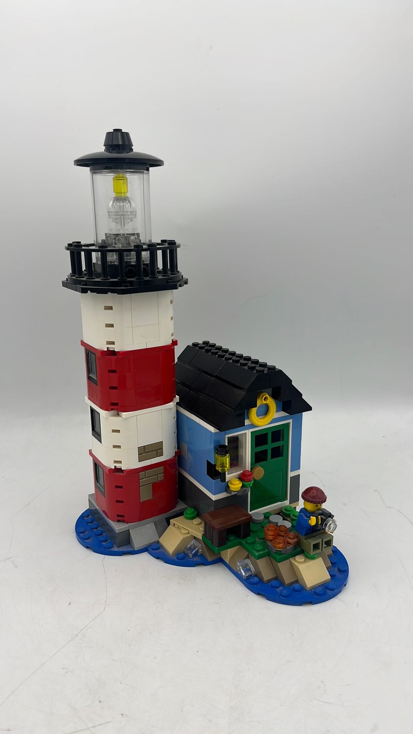 Lego 31051 Creator Lighthouse Point 2016 (used) Incomplete