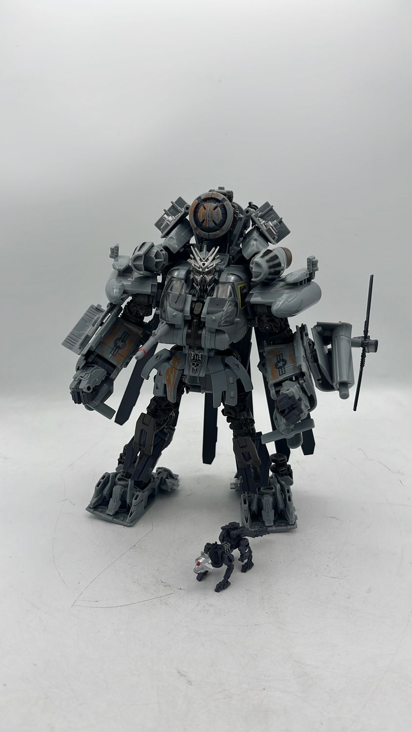 Hasbro Transformers Studio Series Grindor Figure 2021 (used)