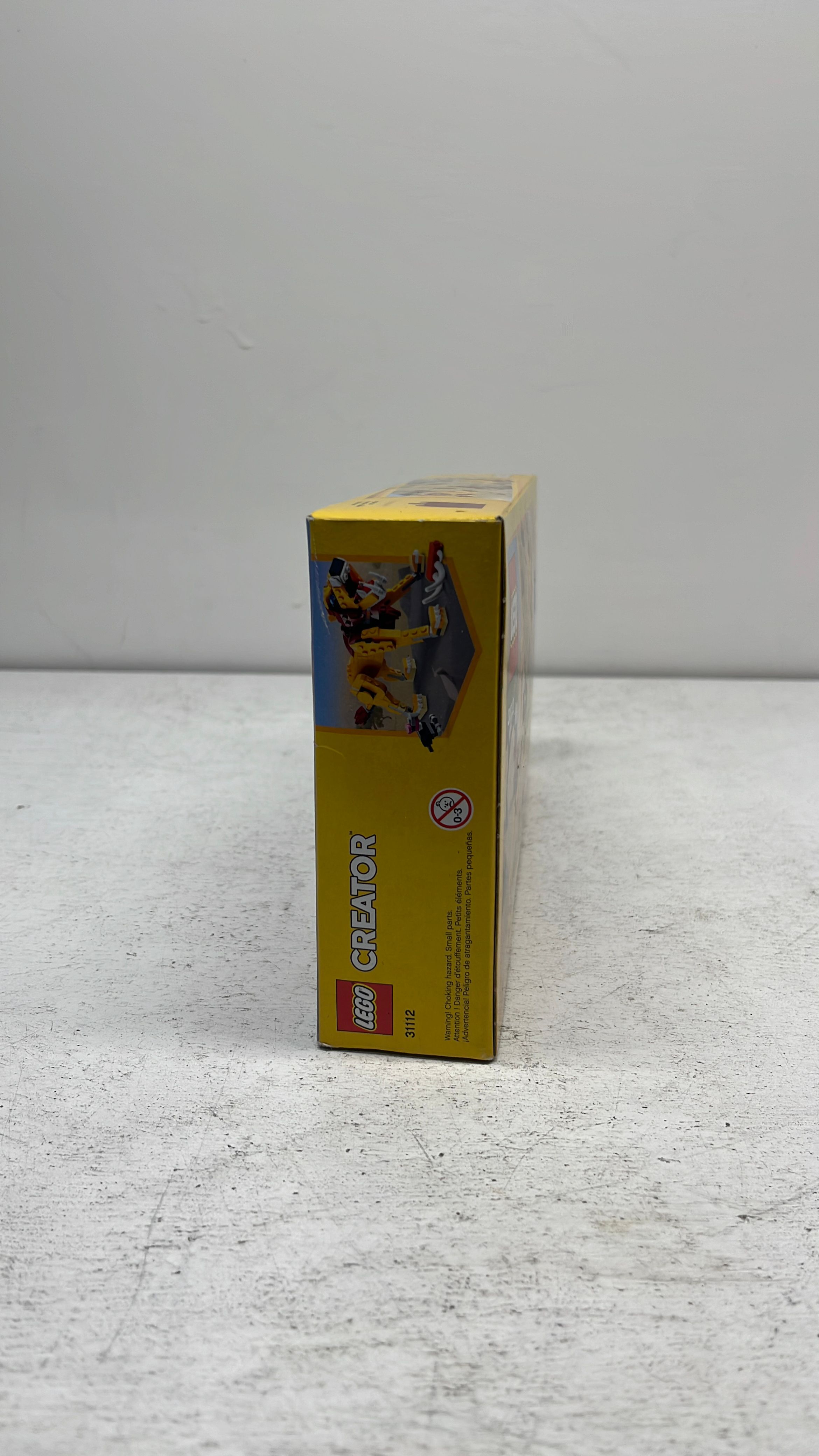 Lego 31112 Creator Wild Lion 2021 view 2