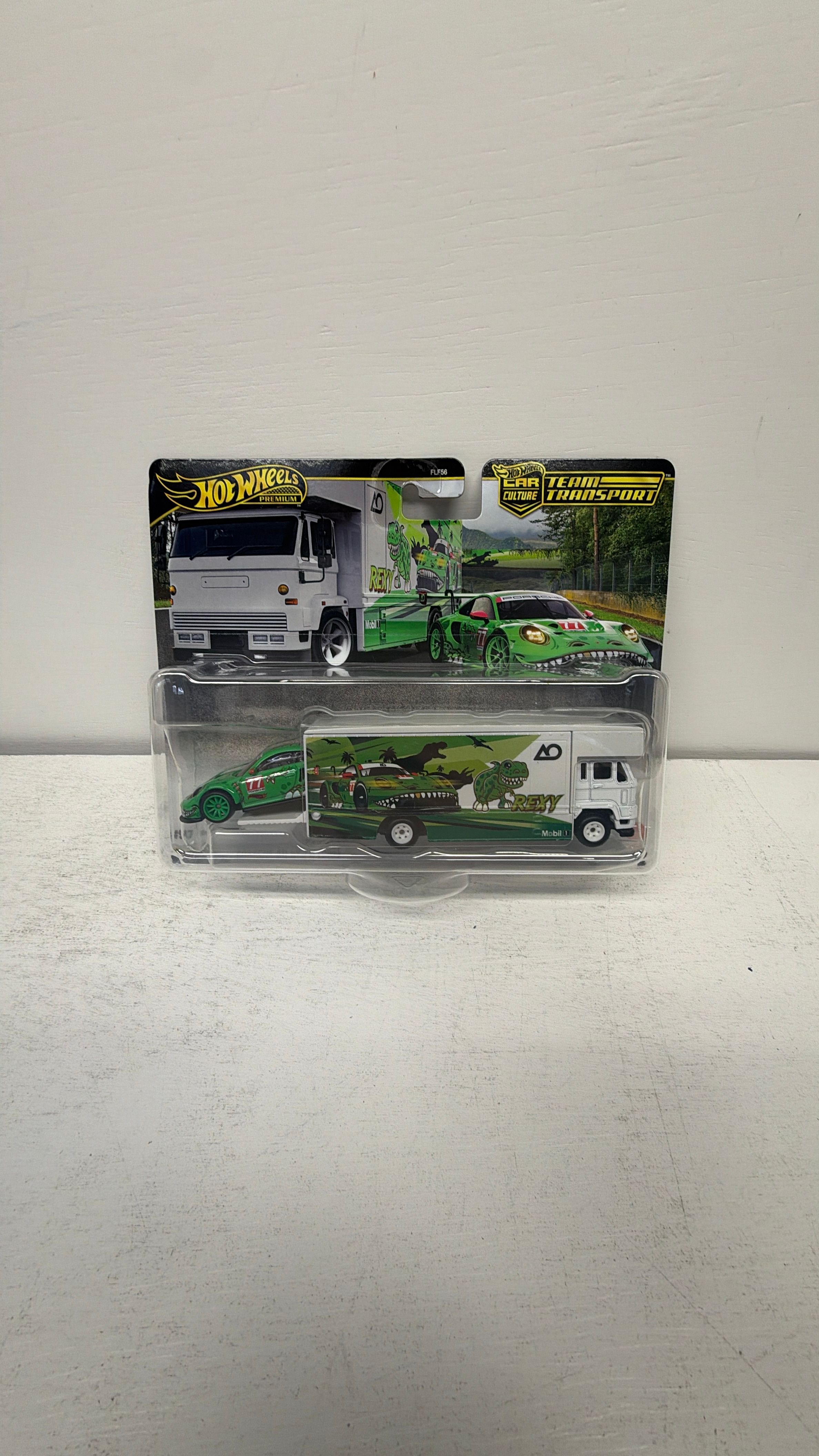 Mattel Hot Wheels Team Transport Porsche 911 GT3 R (992) Fleet Flyer