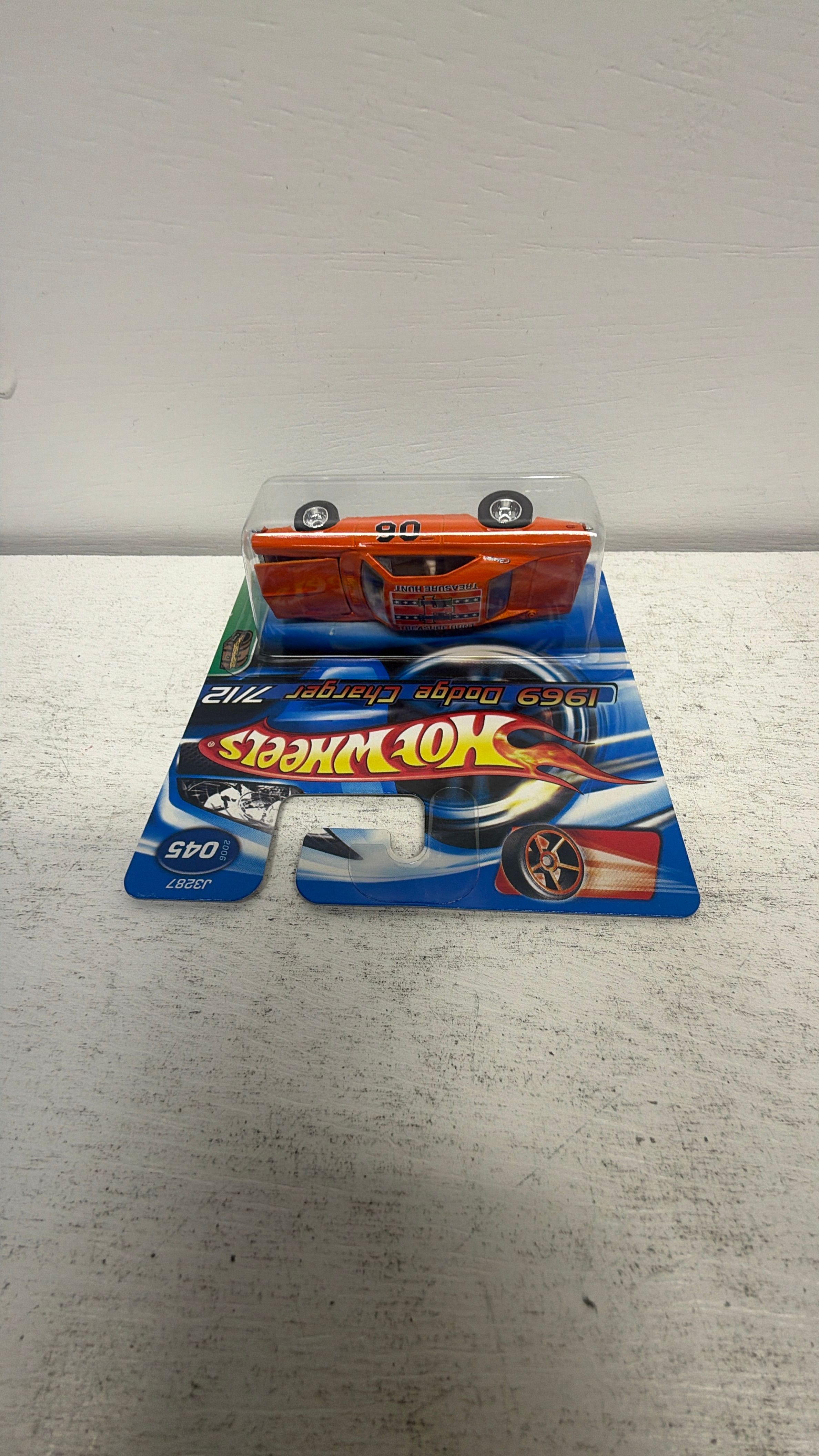 Mattel Hot Wheels 1969 Dodge Charger General Lee Treasure Hunt Short Card view 2