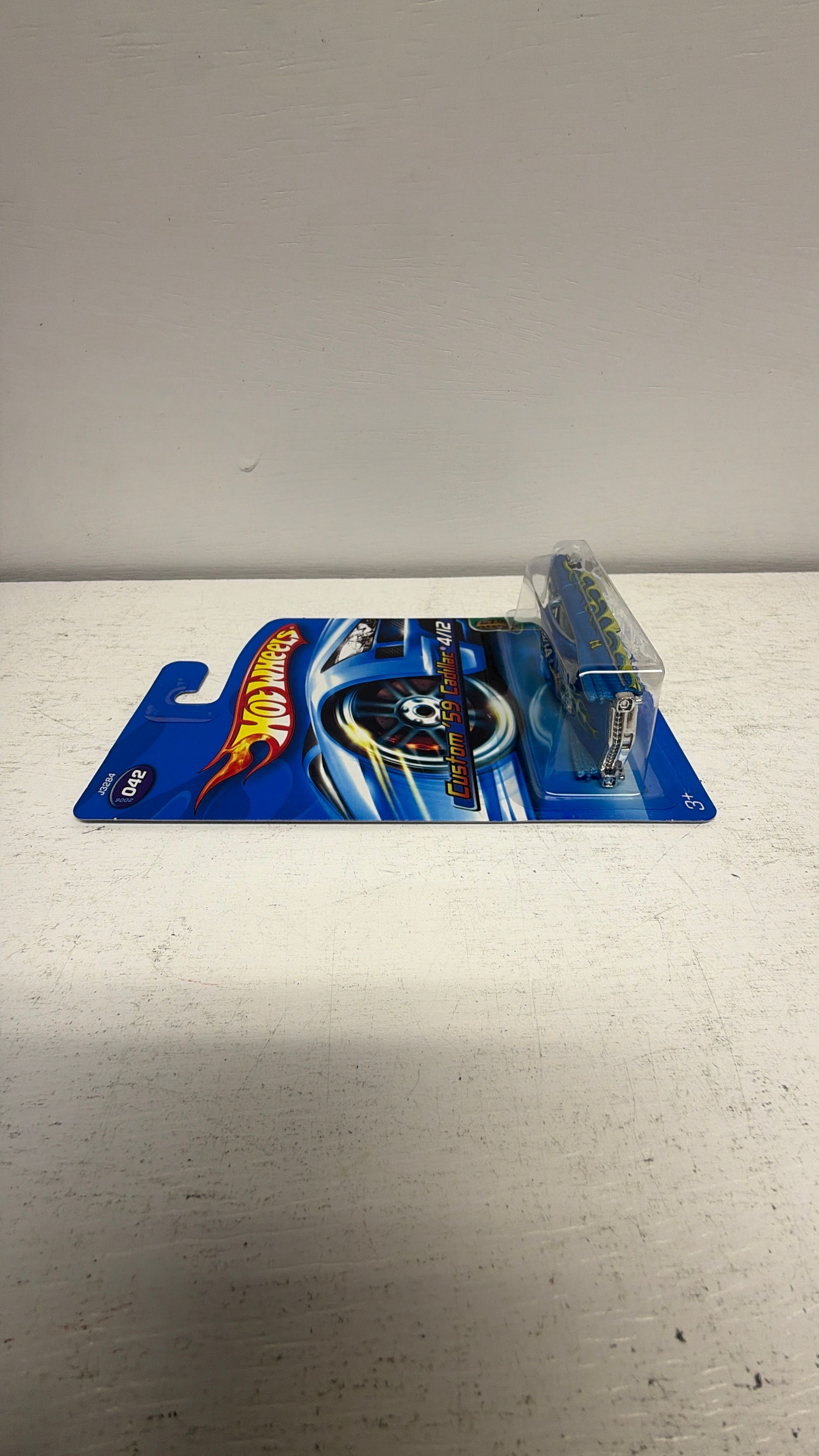 Mattel Hot Wheels Custom 1959 Cadillac Super Treasure Hunt 4/12 view 4