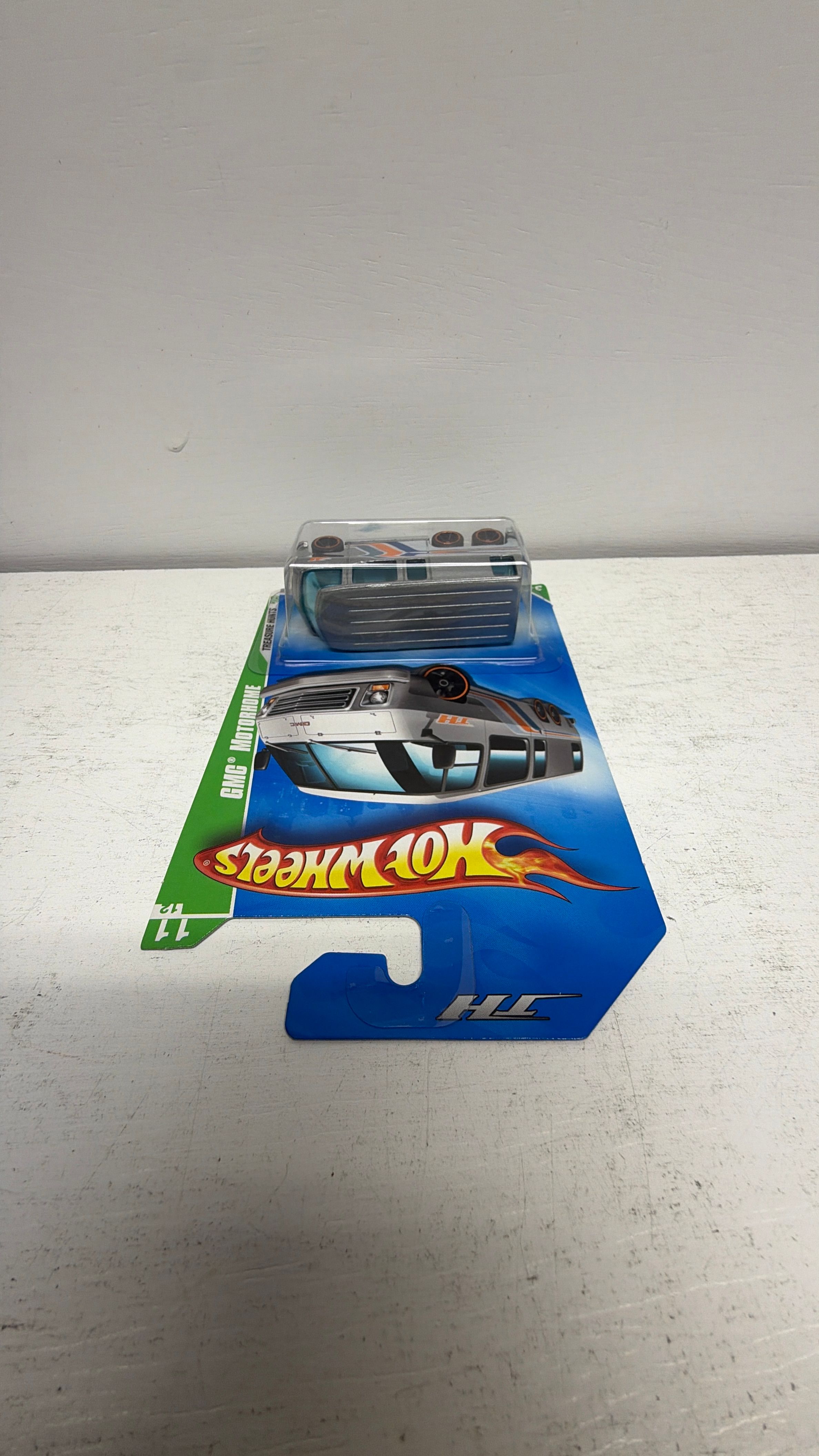 Mattel Hot Wheels GMC Motorhome Treasure Hunt 2009 view 4
