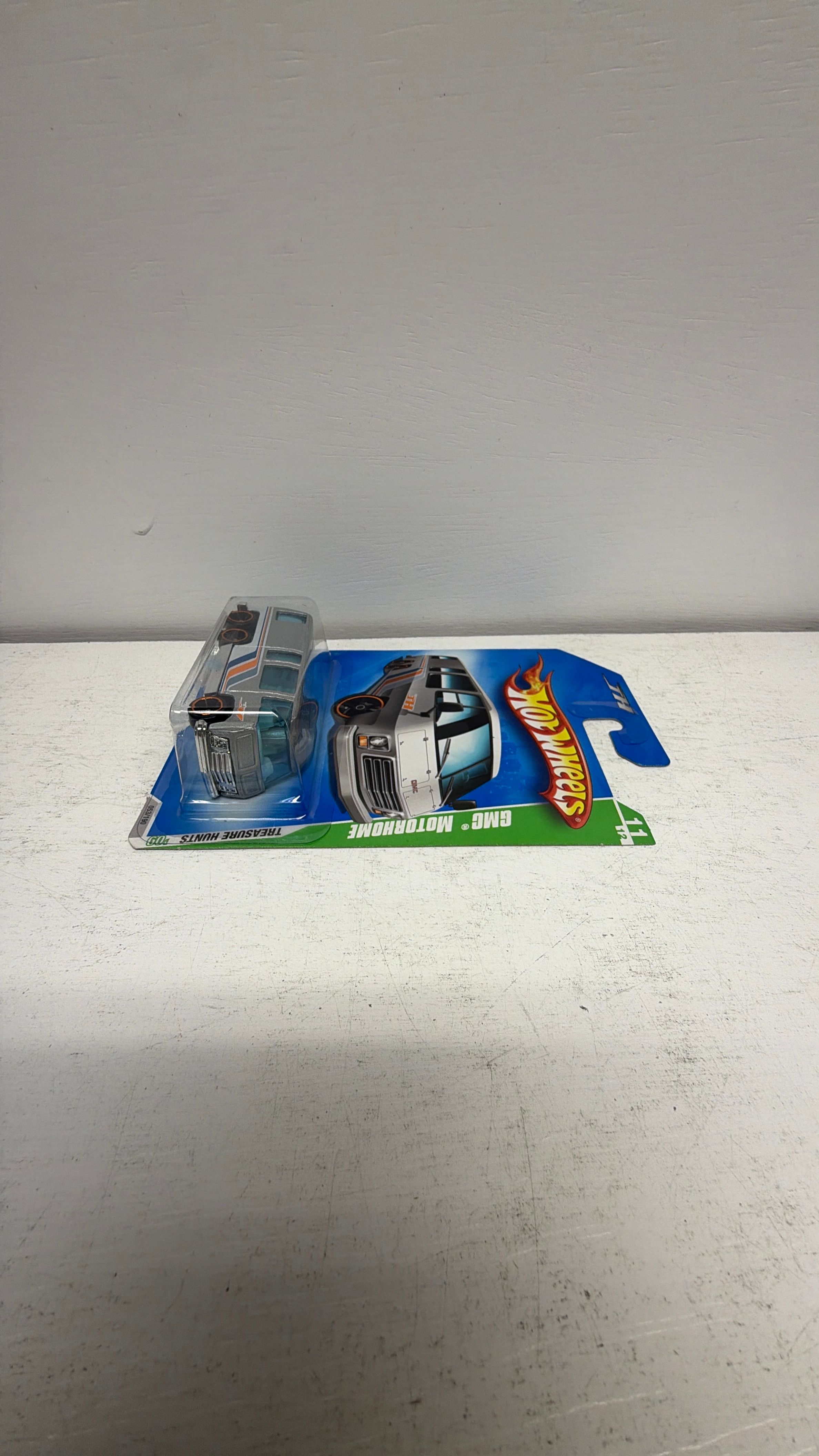 Mattel Hot Wheels GMC Motorhome Treasure Hunt 2009 view 5