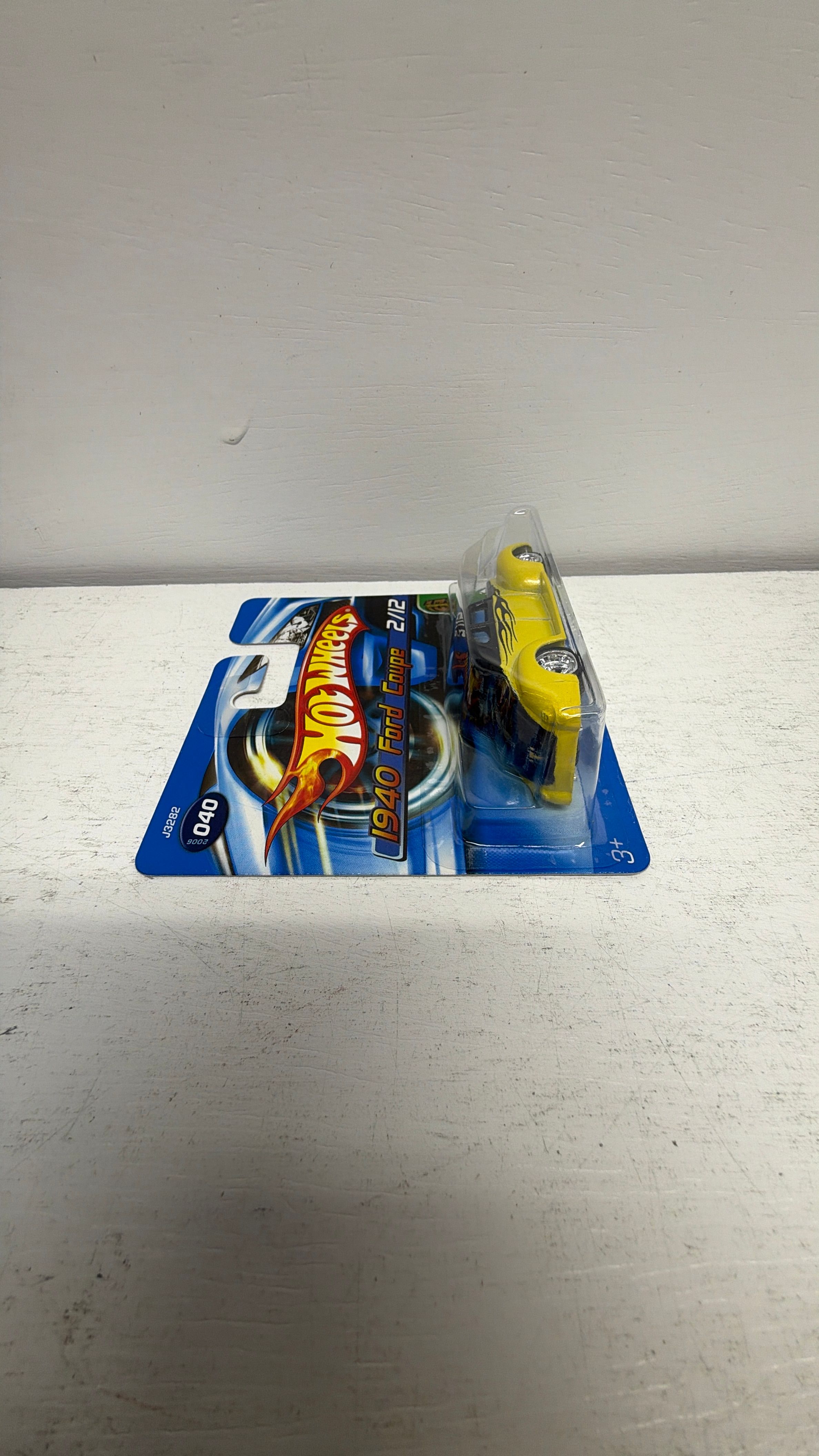Mattel Hot Wheels 1940 Ford Coupe Super Treasure Hunt Short Card view 3