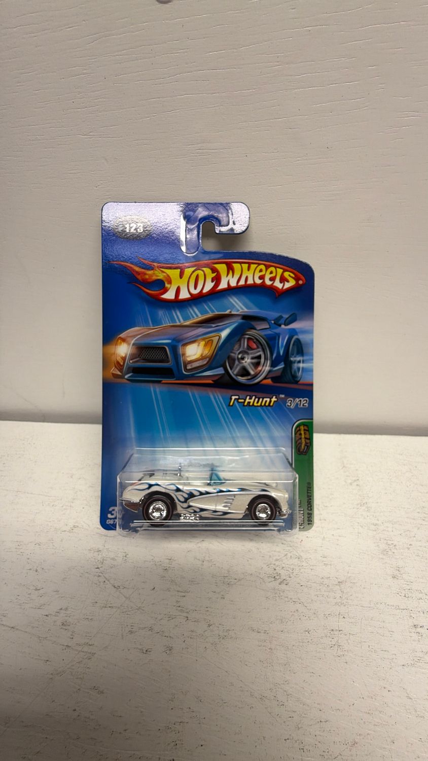 Mattel Hot Wheels 1958 Corvette Super Treasure Hunt