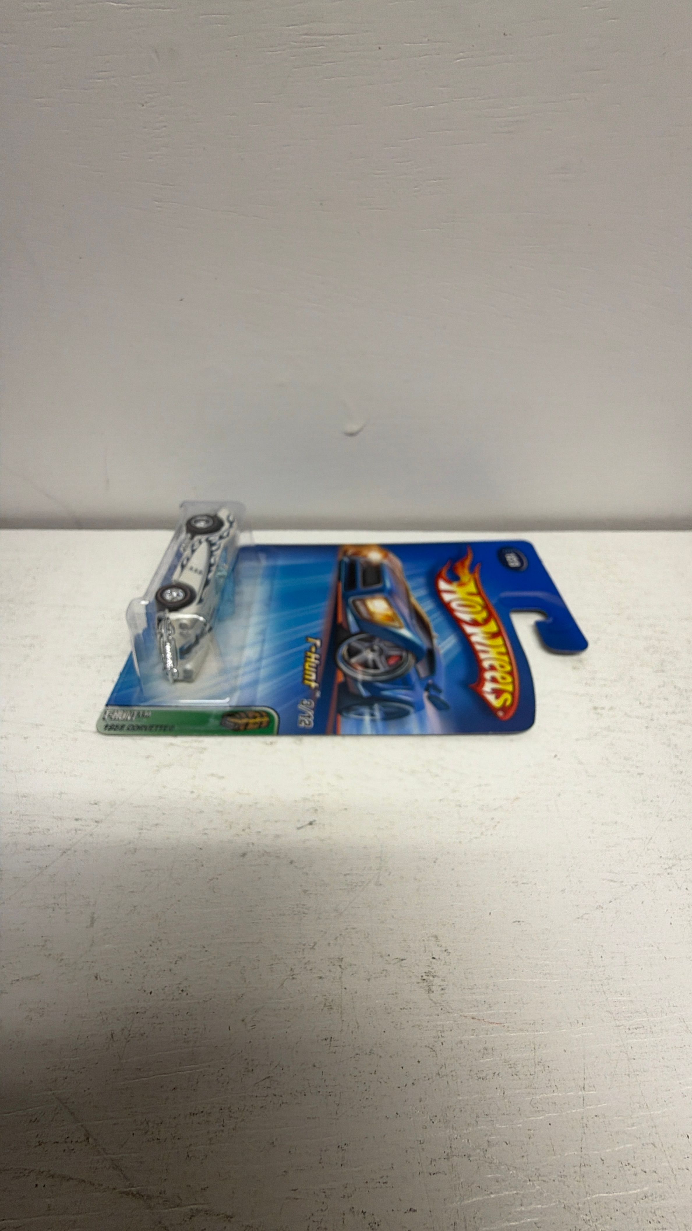 Mattel Hot Wheels 1958 Corvette Super Treasure Hunt view 6