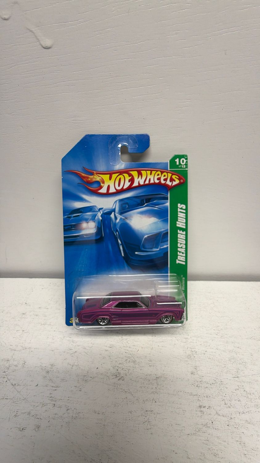 Mattel Hot Wheels ‘64 Buick Riviera Treasure Hunt