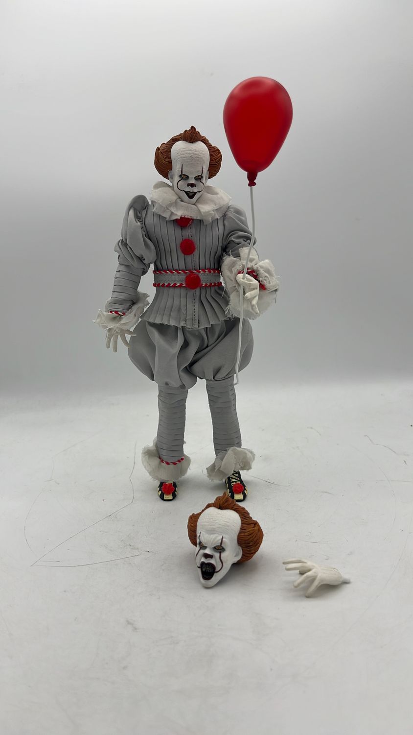 Neca IT [2017] Clothed Pennywise The Dancing Clown Figure 2019 (used)