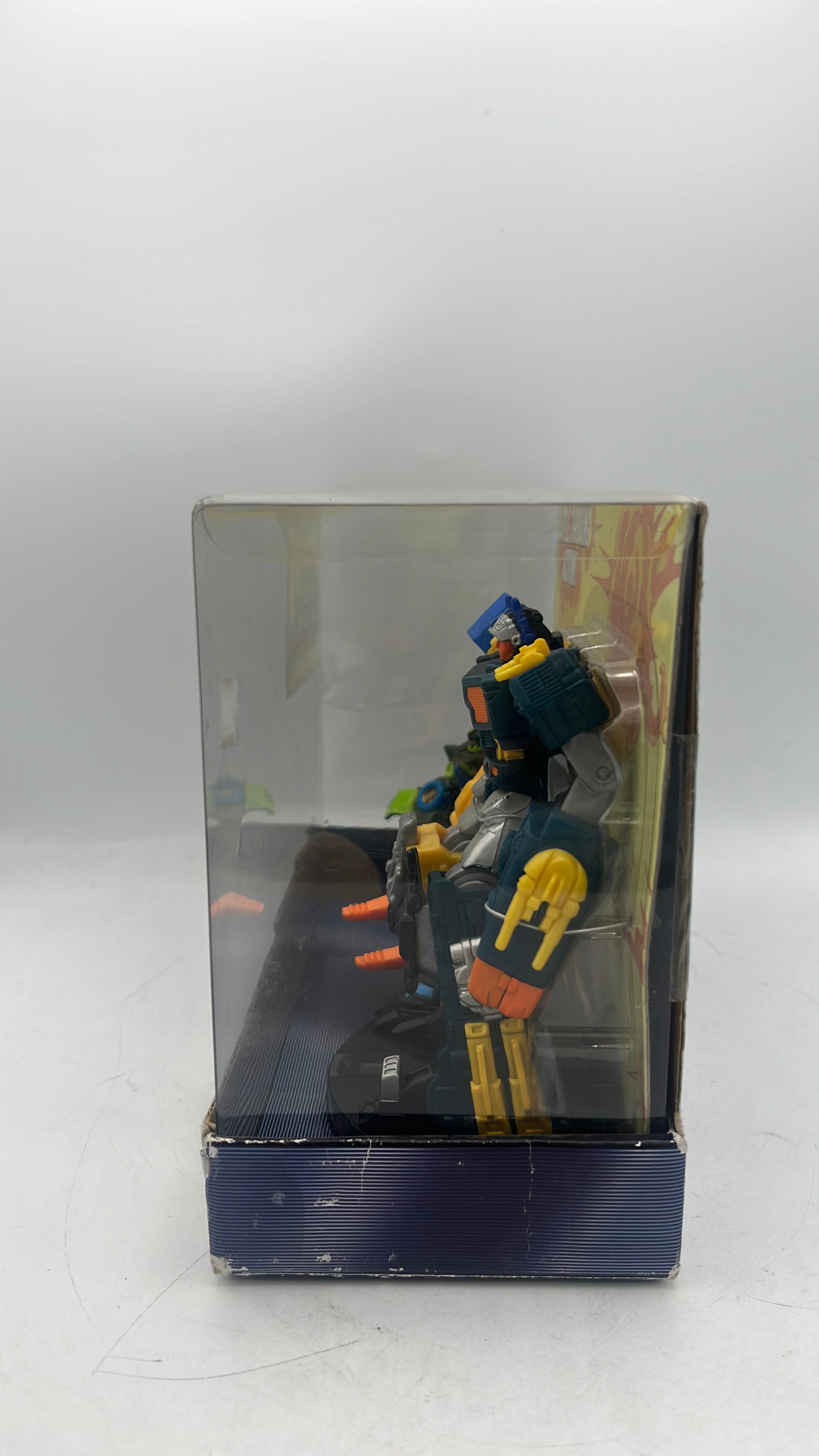 Hasbro Transformers Attacktix Battle Masters Omega Suprme & Crumplezone Figures 2006 view 2