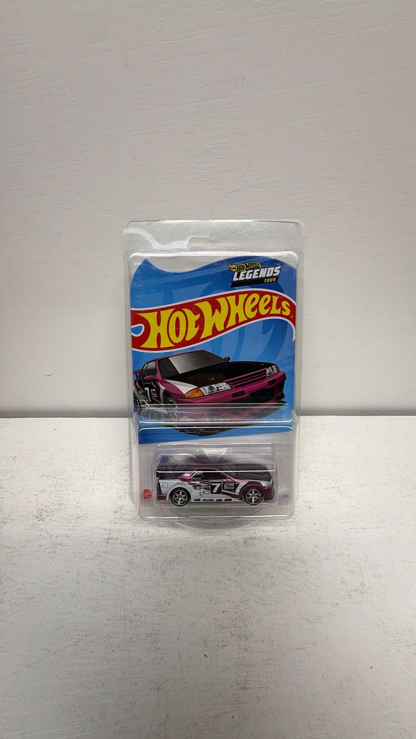 Mattel Hot Wheels 2022 Hot Wheels Legends Tour Nissan Skyline GT-R (R32) w Protector