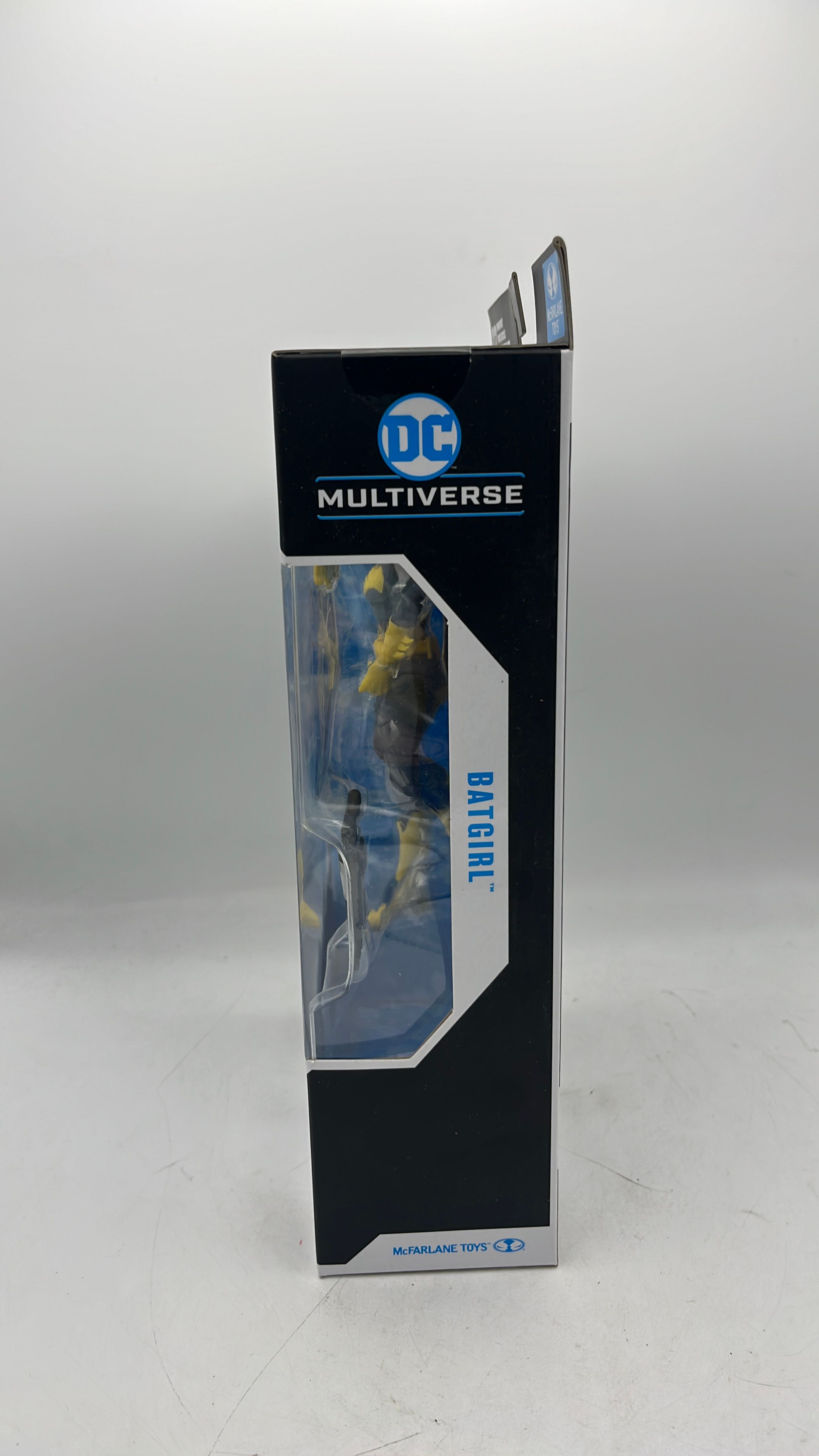 McFarlaneToys DC Multiverse Batgirl Figure 2021 view 4