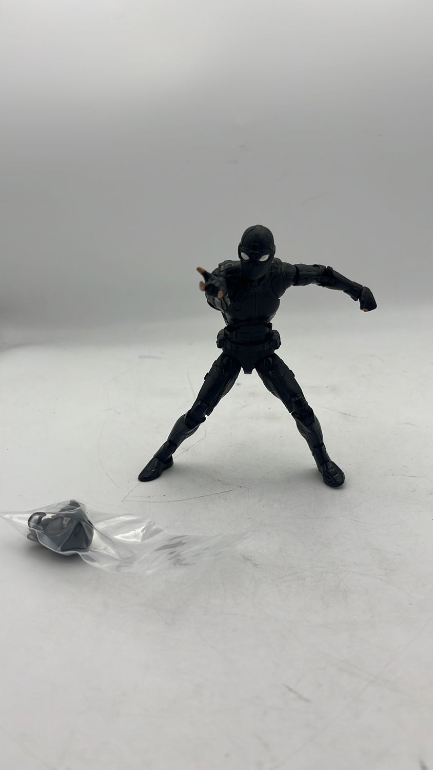 Hasbro Marvel Legends Spider-Man Far From Home Stealth Suit Spider-Man [Night Monkey] Figure 2019 (used)