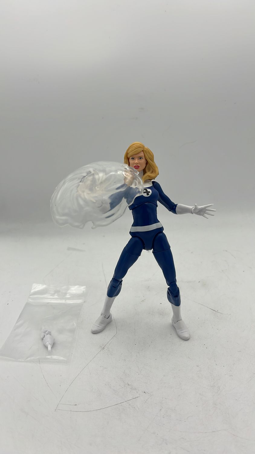 Hasbro Marvel Legends Fantastic Four Retro Invisible Woman Figure 2021 (used)
