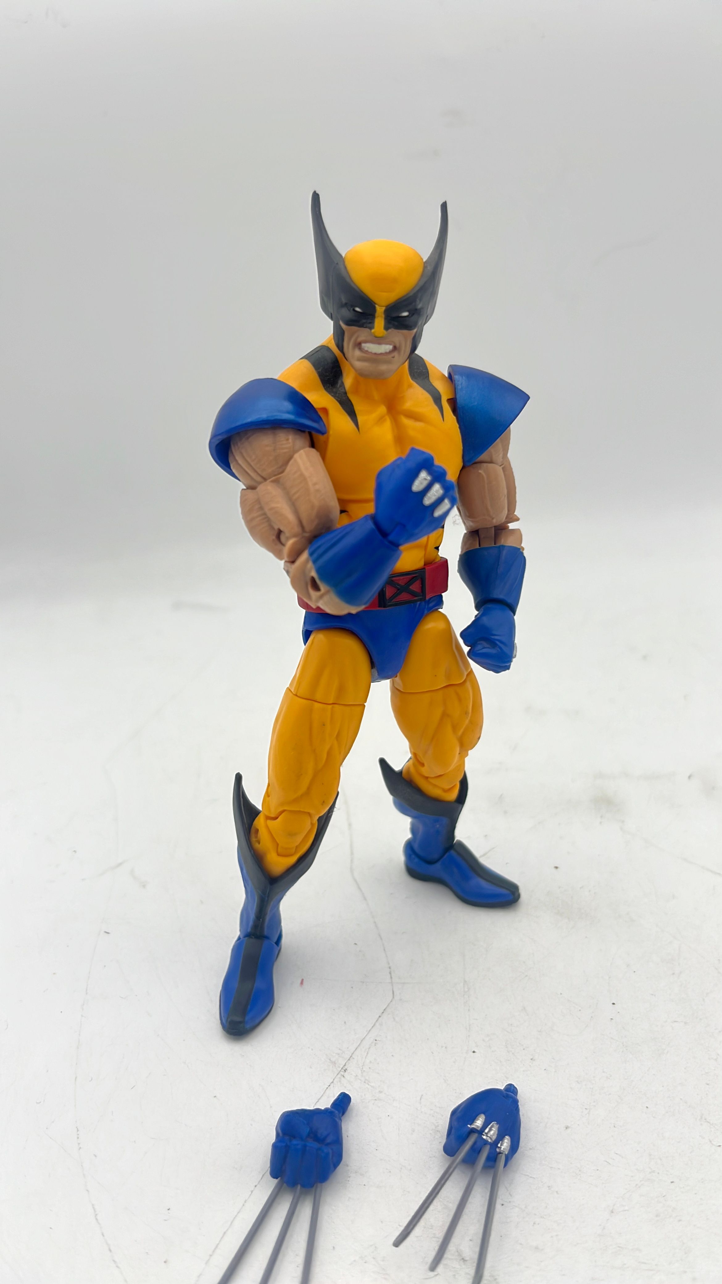Hasbro Marvel Legends X-Men Apocalypse Wolverine Figure 2018 (used) view 3