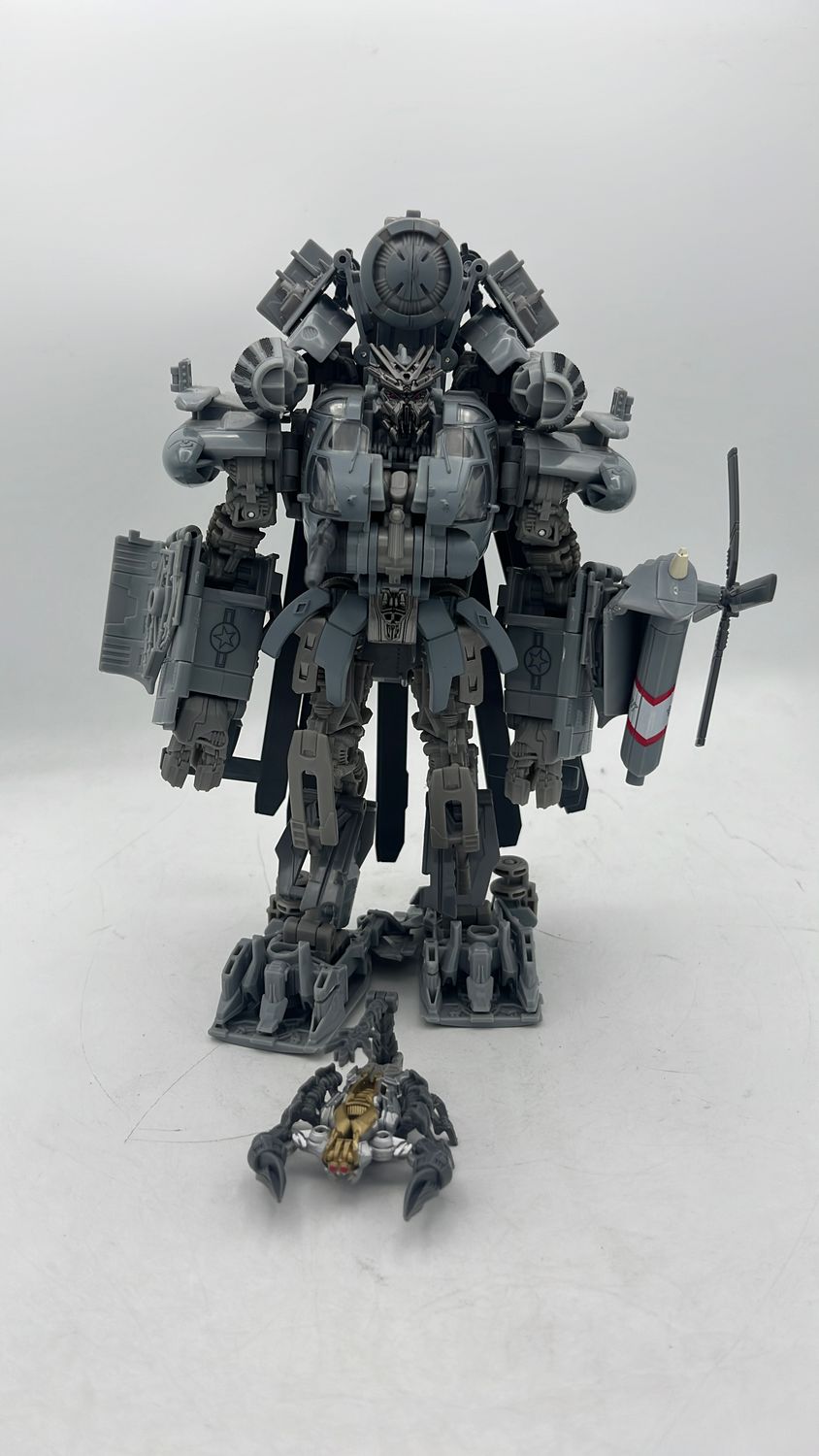 Hasbro Transformers Studio Series 08 Blackout Figure 2018 (used)