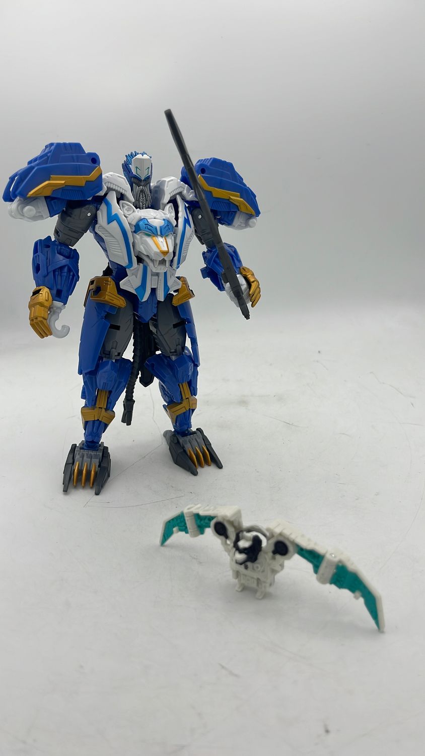Hasbro Transformers Legacy United Thundertron &amp; Nightstrike Figures 2024 (used)