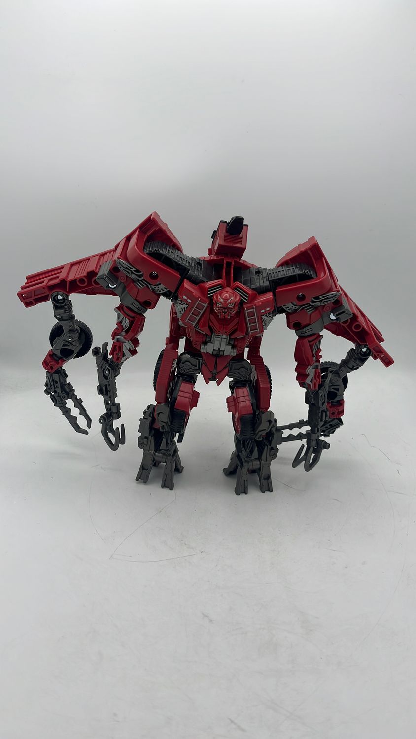 Hasbro Transformers Studio Series MTMTE Overload Figure 2025 (used)