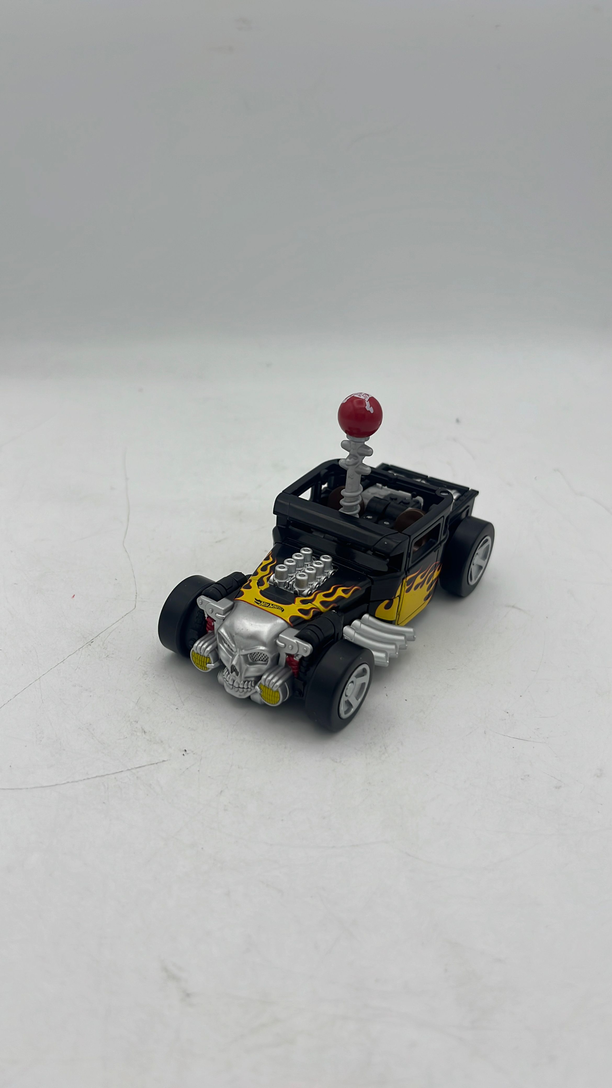 Hasbro Transformers x Hot Wheels Bone Shaker Figure 2025 (used)