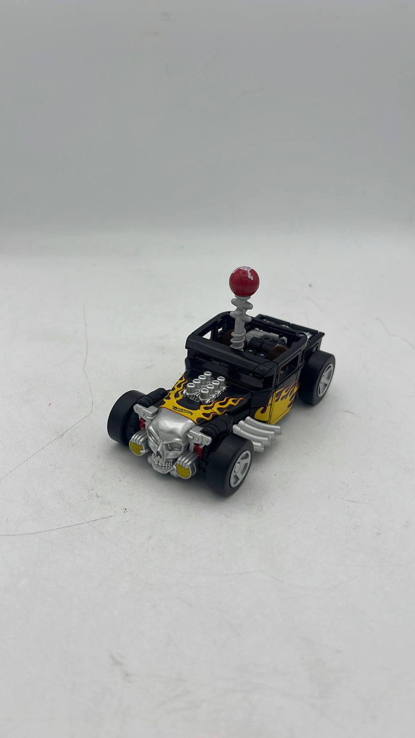 Hasbro Transformers x Hot Wheels Bone Shaker Figure 2025 (used)