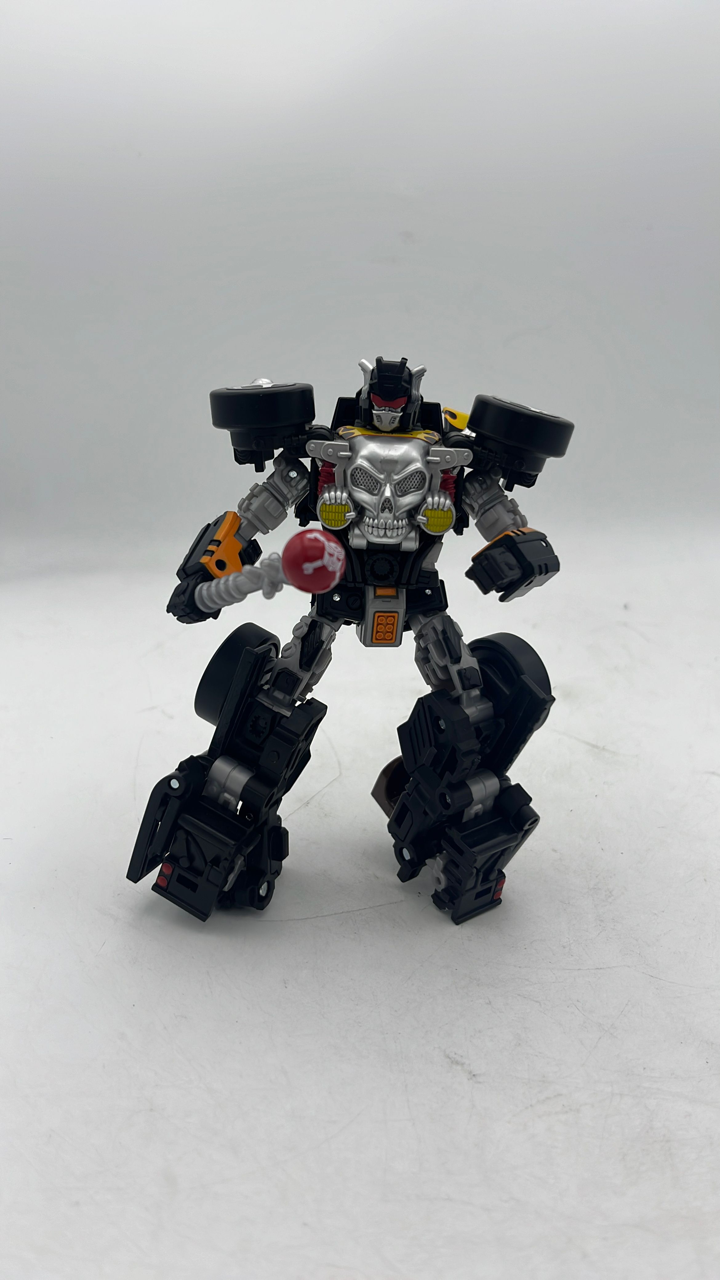 Hasbro Transformers x Hot Wheels Bone Shaker Figure 2025 (used) view 3