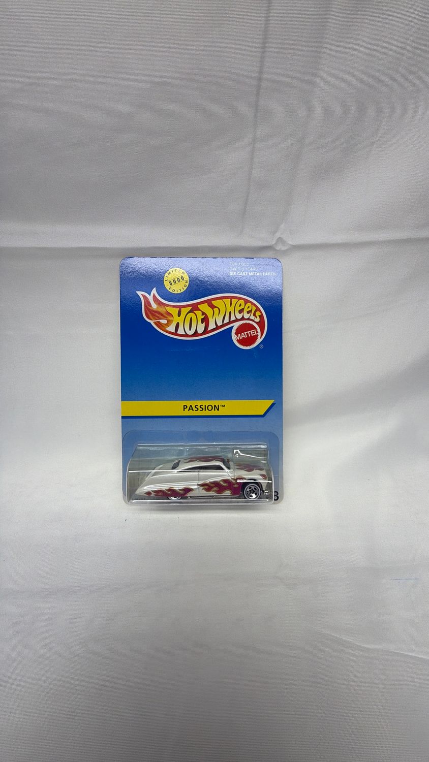 Mattel Hot Wheels No. 48 Passion White Pearl Limited Edition 1995 M&amp;D Toys