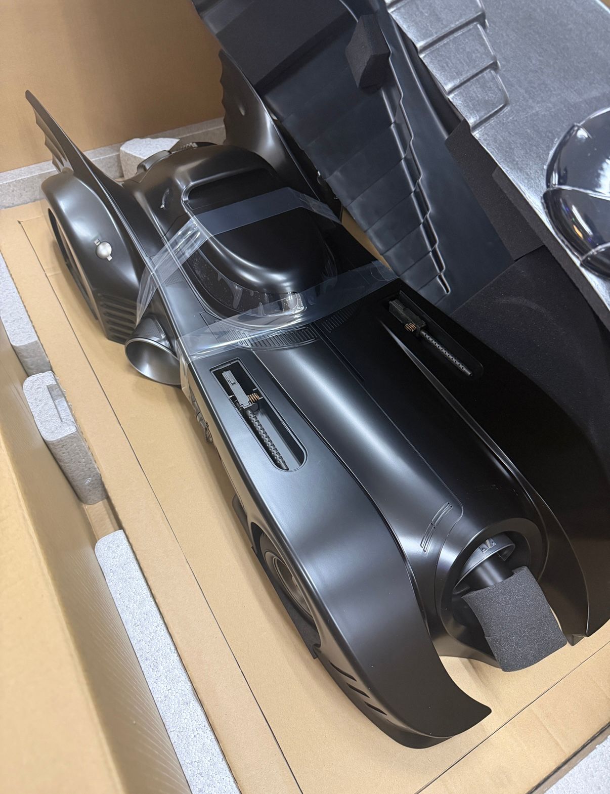 Hot Toys MMS170 1/6th Scale Batman Batmobile 1989 view 3