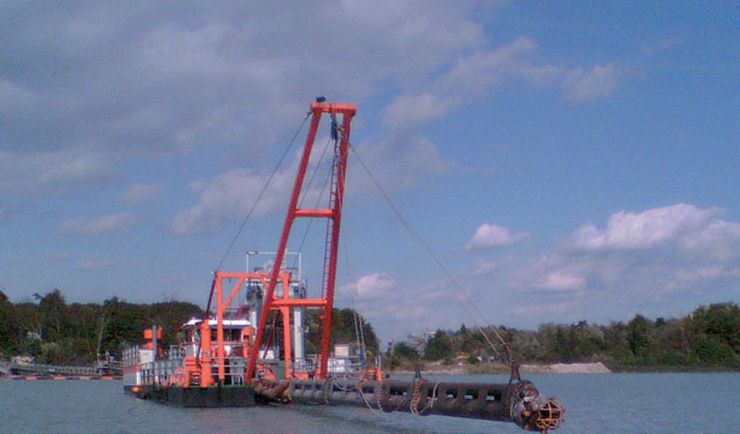 UD404: 180-ft Deep-Digging 16″ Bagema-Idreco Dredge