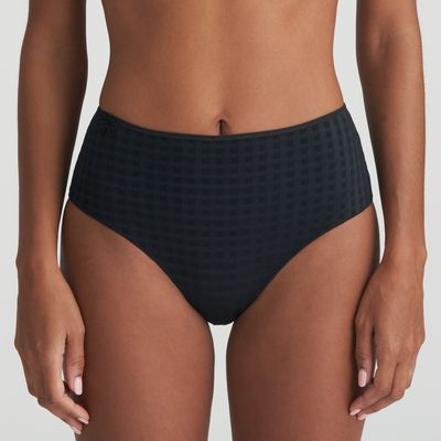 Marie Jo Avero full brief 0500411