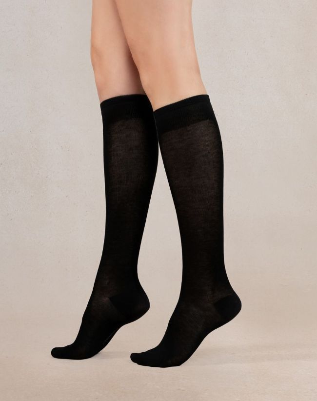 Bleu Foret Plain black silk knee-highs 6125