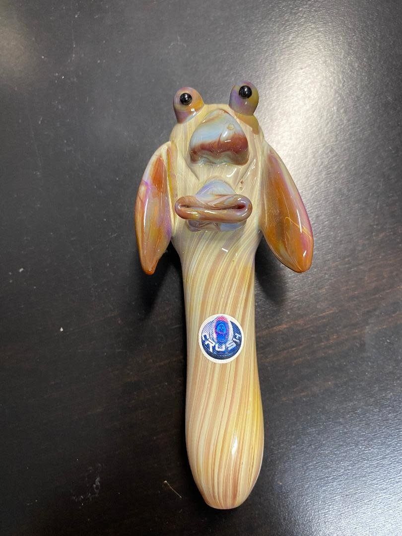 Crush Glass Fish Hand Pipe