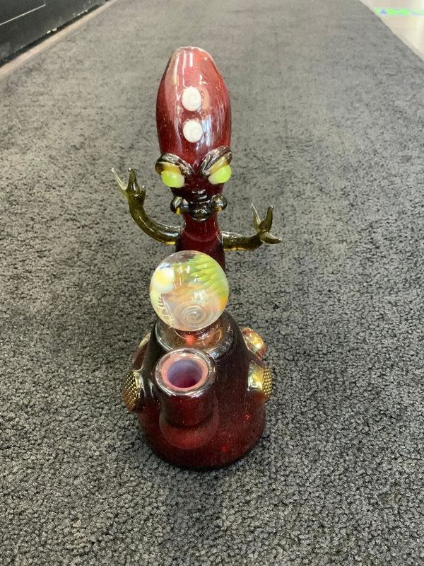 Collaboration Beecher / Mazet Red Alien UV Waterpipe
