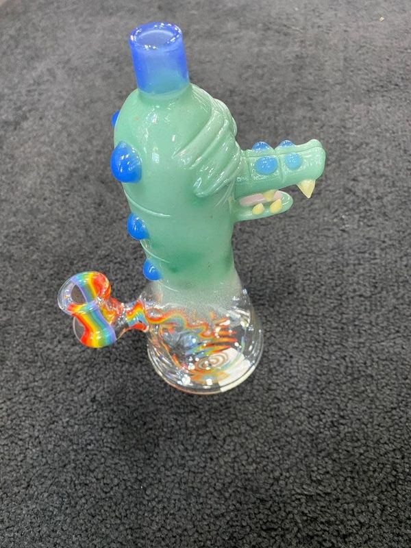 Aaron U Glass Large Green Worked Gator Waterpipe
