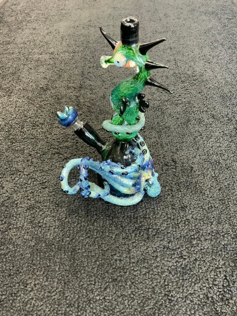 Arehart Glass Seahorse and Octopus Waterpipe