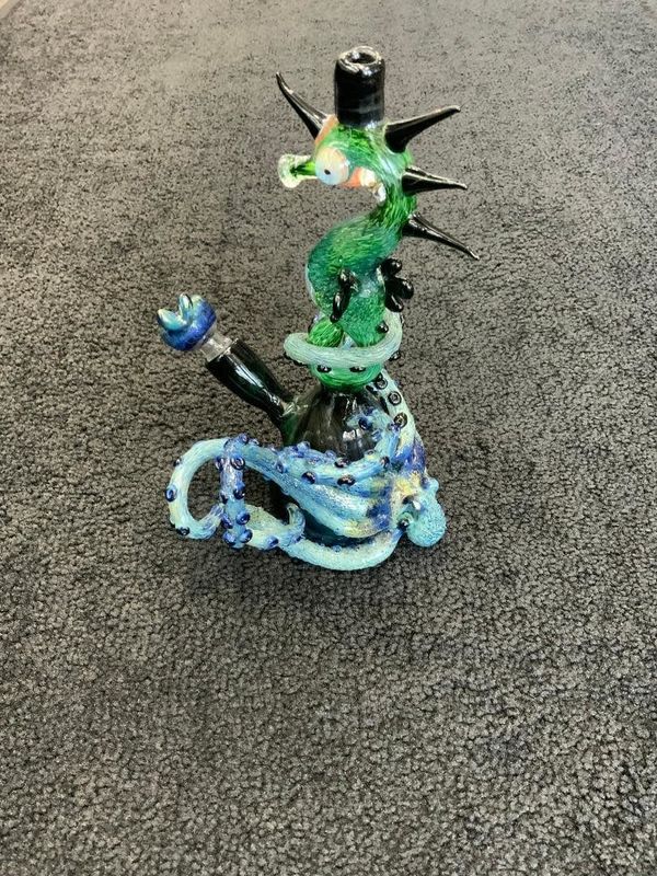 Arehart Glass Seahorse and Octopus Waterpipe