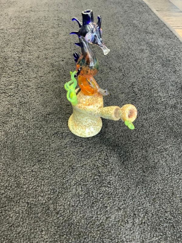Arehart Glass Seahorse and Stingray Waterpipe