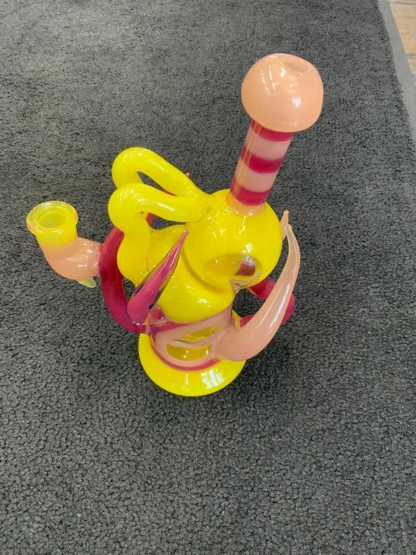 Kevin Beecher Illuminati CFL Waterpipe