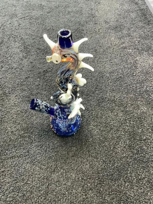 Arehart Glass Glow Crab &amp; Seahorse Waterpipe