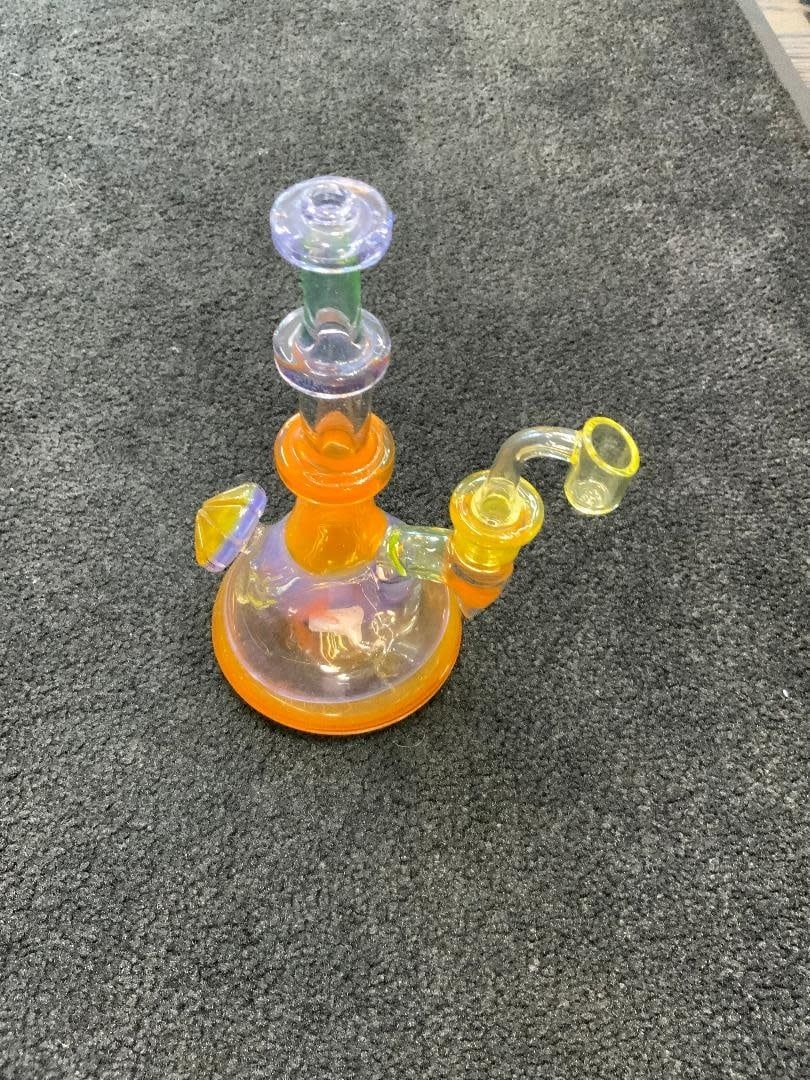 Griffin Glass Orange Color Fade UV Waterpipe