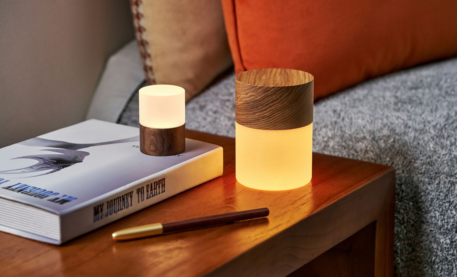 Grande lampe Lemelia, Couleur: Noyer