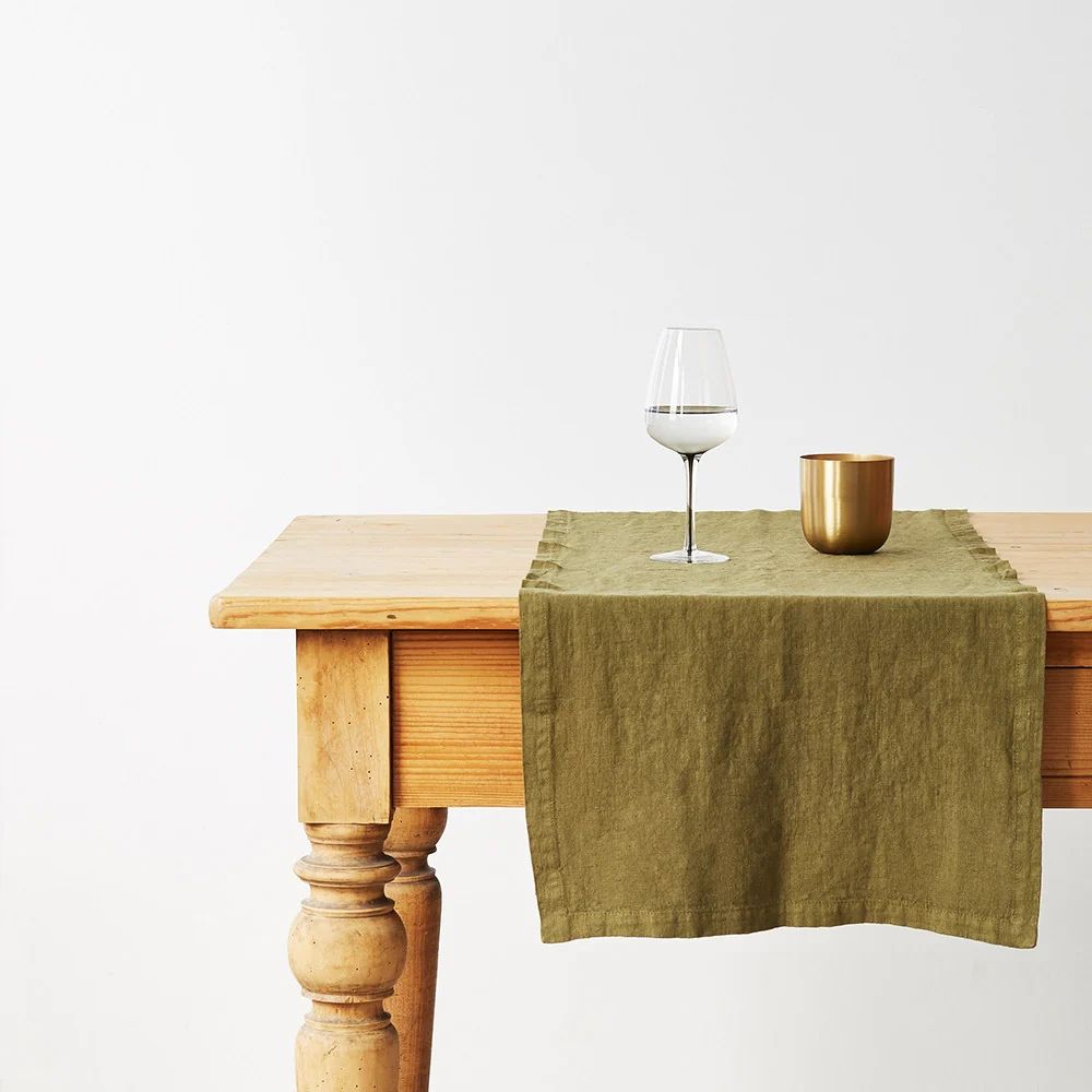 Chemin de table 100% lin en VERT MOUSSE 40X150