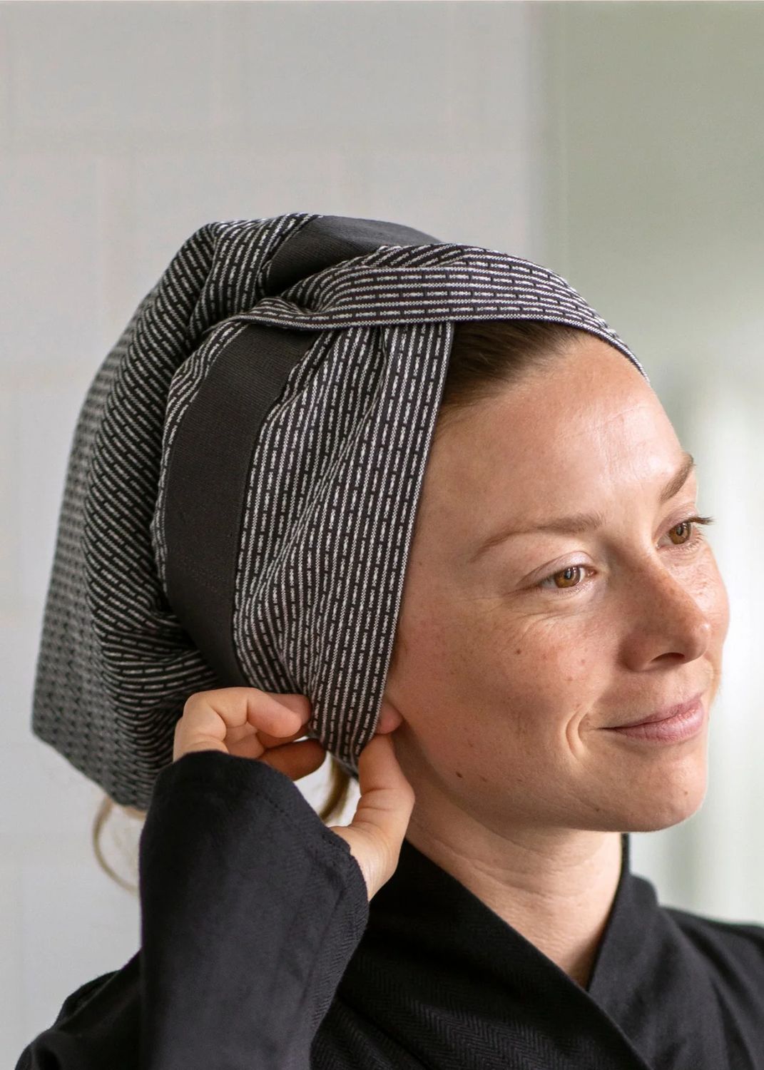 Serviette Cheveux &amp; mains ajustable en bleu pierre UNISEXE 100% cotton bio
