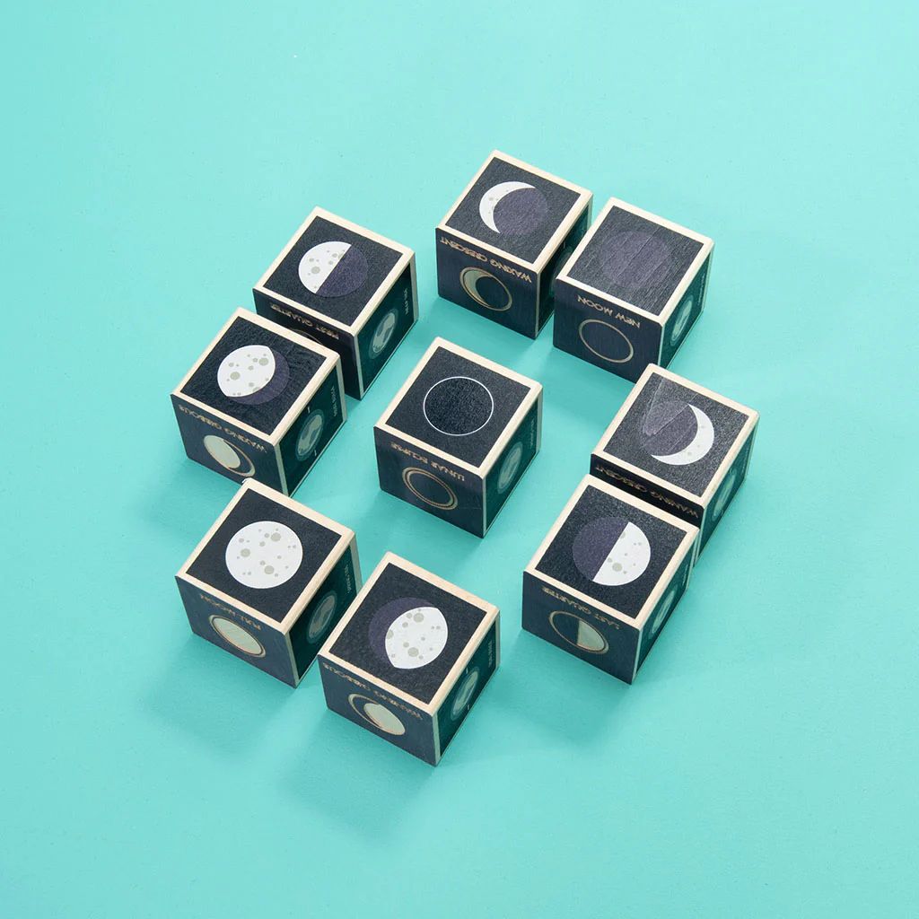 LES PHASES DE LA LUNE - cubes  ornés fait à la main du tilleul durable