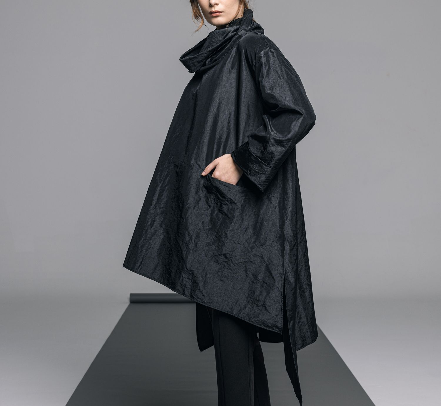 Tunique fendue IGOR en noir (Croate)