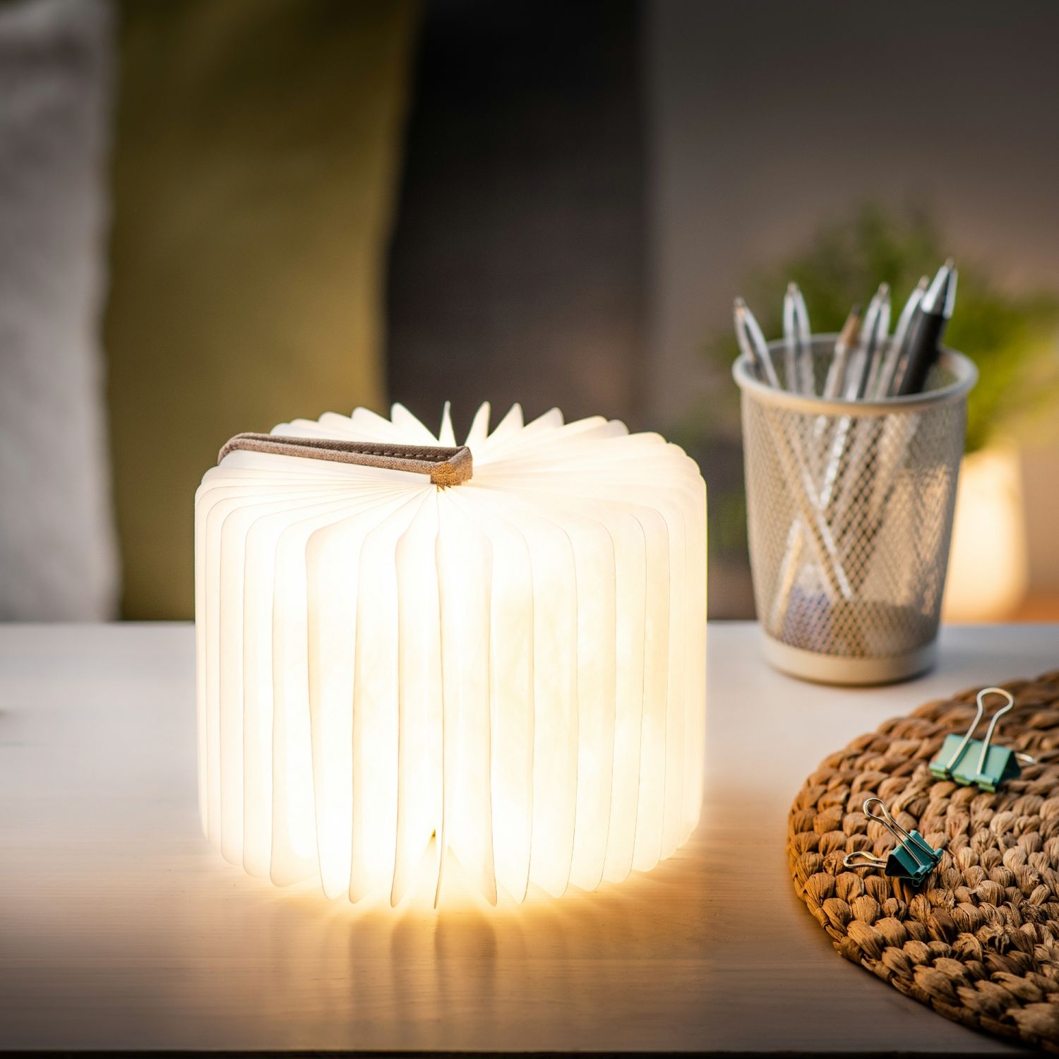 Lampe livre en bois - petite