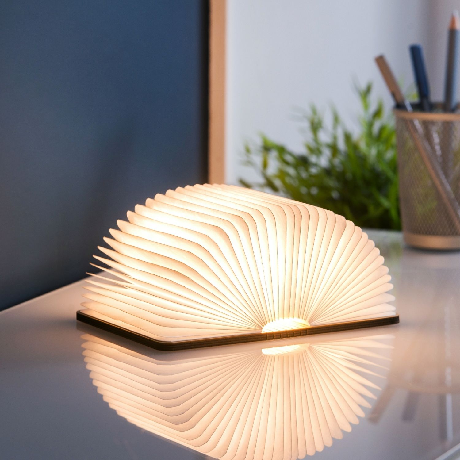 Lampe livre en bois - petite