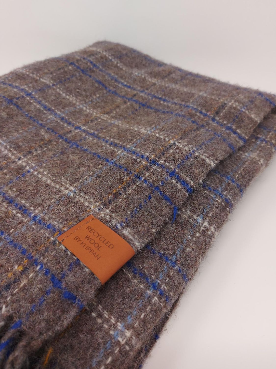 Couverture 100% laine brossée 50% recyclée CARRÉS BLEU BRUN
